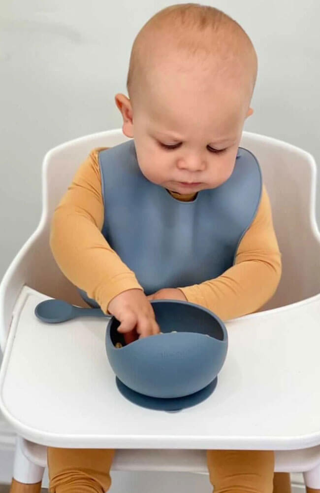 ALI + OIL Suction Bowl Spoon Set in Iron with Baby in High Chair